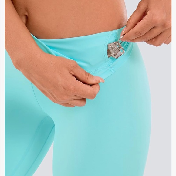 *SOLD* NWT CRZ Yoga Bike Shorts Turquoise Size Large - Picture 8 of 8